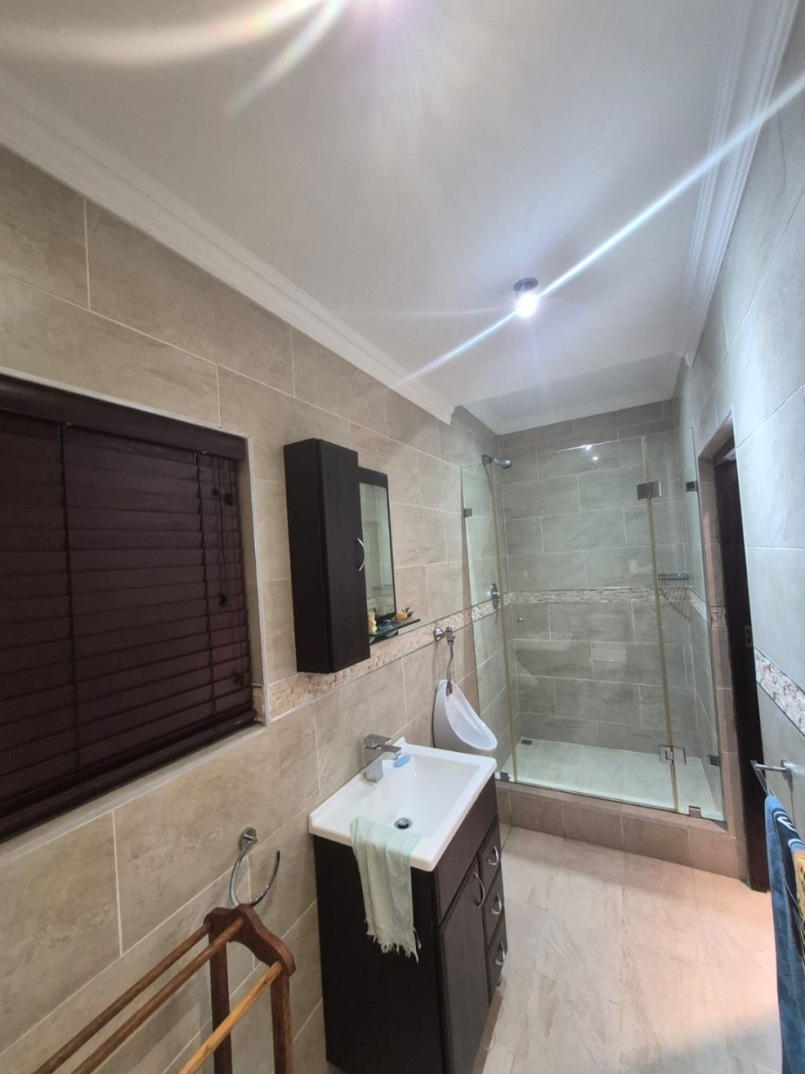 5 Bedroom Property for Sale in Blue Bend Eastern Cape